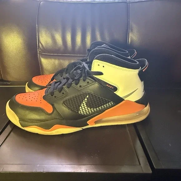 Nike Jordan Max Aura CD7070-108 Black White Total Orange Men's Size 13 - Picture 4 of 10